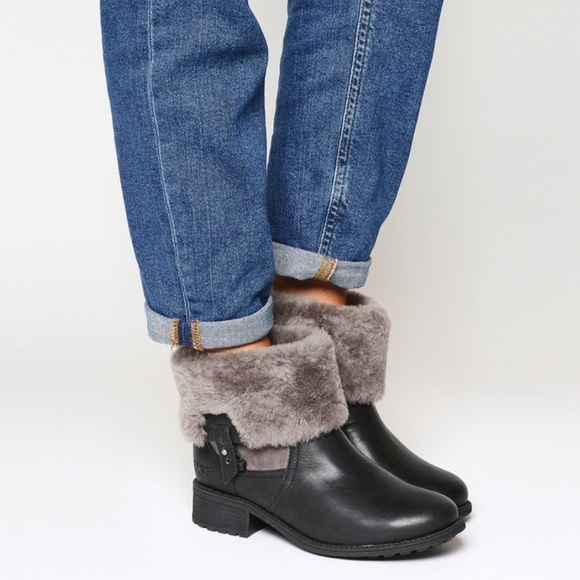 UGG | Shoes | Ugg Shearling Lined 